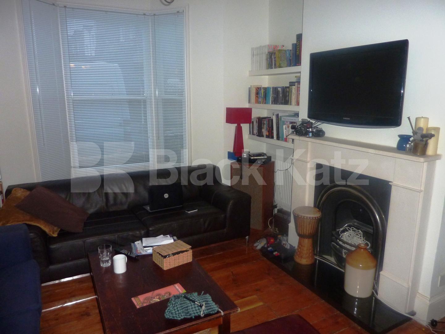 			STUNNING HOUSE!, 4 Bedroom, 1 bath, 1 reception House			 Kiver Road, UPPER HOLLOWAY